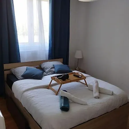 Holiday home Maison Pour 11 Personnes Max Tv Dans Les 4chambres